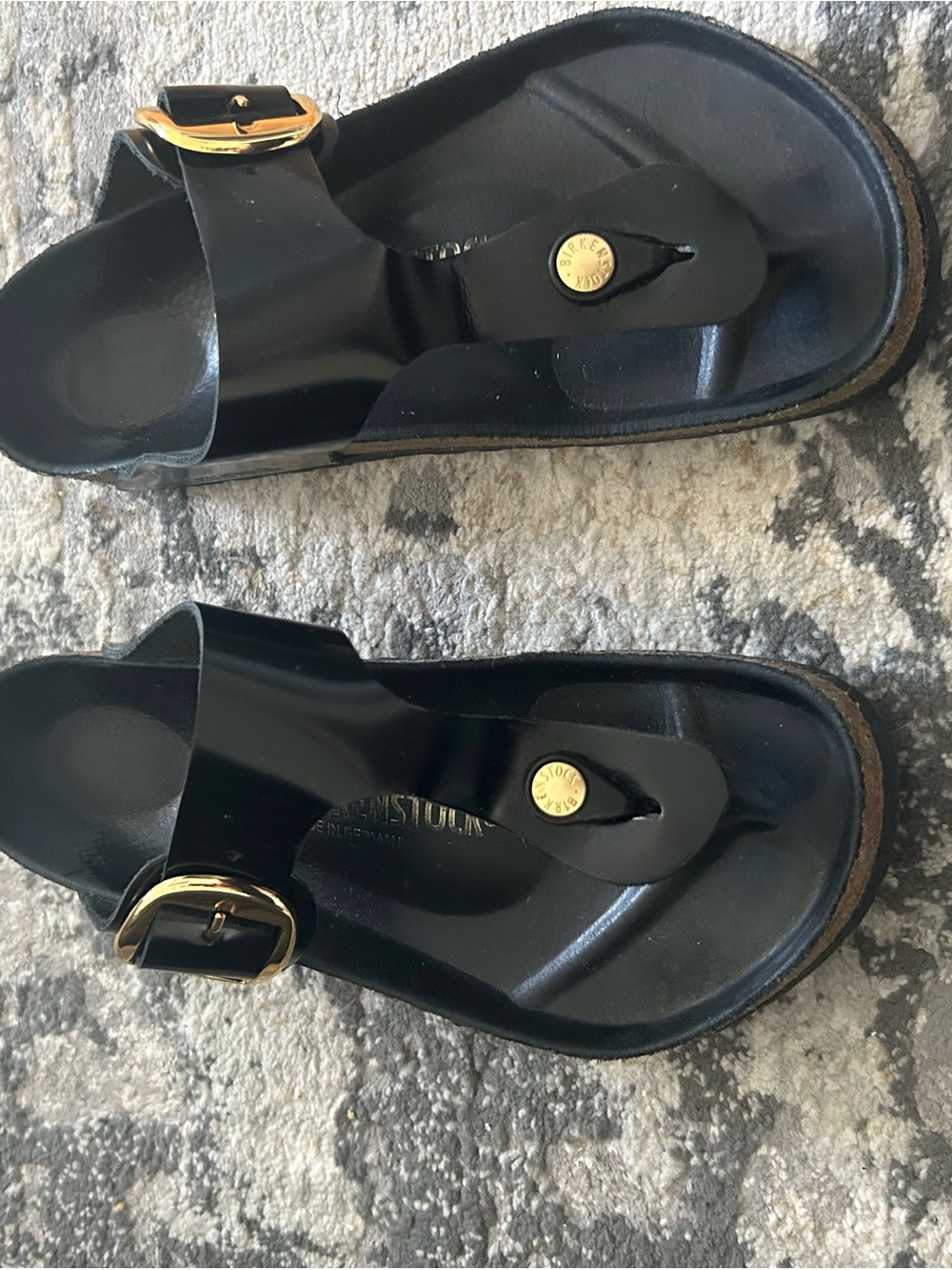 Birkenstock High-Shine Black Patent Gizeh Big Buckle Sandals Leather